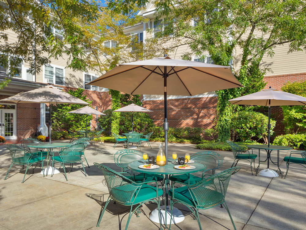 Senior Living Support in Barrington, RI | Atria Bay Spring Village